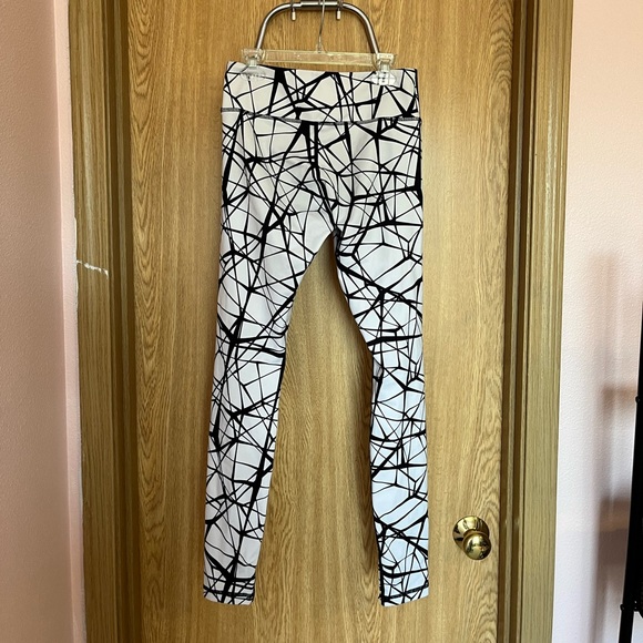 Women’s Compression Z Leggings | Size Medium - Picture 4 of 8